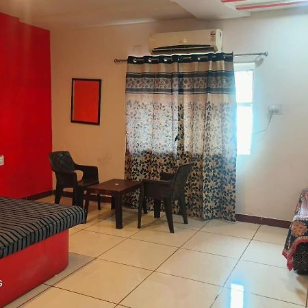 Hotel Velvet Rajkot Εξωτερικό φωτογραφία