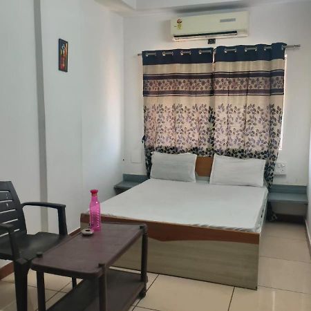 Hotel Velvet Rajkot Εξωτερικό φωτογραφία