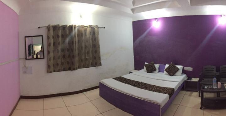 Hotel Velvet Rajkot Εξωτερικό φωτογραφία